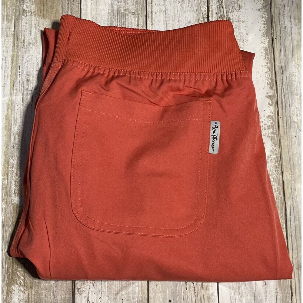 EUC Women's Ava Therese By‎ Zavate Apparel Coral Size Small Jogger Scrub Pants